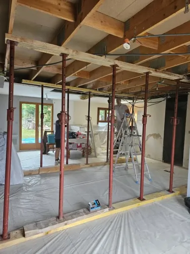 Redressage et renforcement d'une charpente industrielle sur un pavillon à Compiègne, Compiègne, LCDT La Coopérative des Travaux