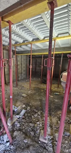 Pose du plancher béton pour la création de logements à Thourotte, Compiègne, LCDT La Coopérative des Travaux
