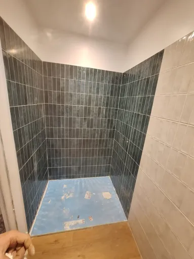 Création d'une douche à l'italienne avec receveur extra-plat, faïence et parois, Compiègne, LCDT La Coopérative des Travaux