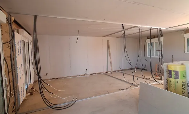 Isolation et cloisonnage des pièces du pavillon à Abbeville-Saint-Lucien, Compiègne, LCDT La Coopérative des Travaux