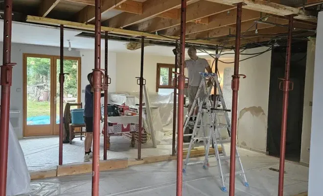 Redressage et renforcement d'une charpente industrielle sur un pavillon à Compiègne, Compiègne, LCDT La Coopérative des Travaux