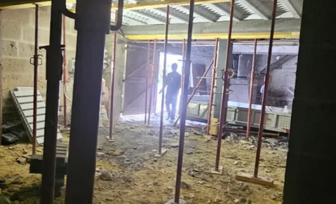 Pose du plancher béton pour la création de logements à Thourotte, Compiègne, LCDT La Coopérative des Travaux