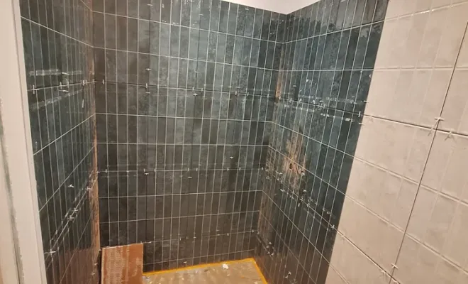 Création d'une douche à l'italienne avec receveur extra-plat, faïence et parois, Compiègne, LCDT La Coopérative des Travaux